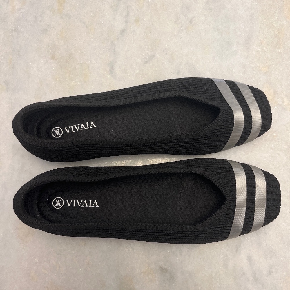 NWT Vivaia Square Toe Ballet Flats with Gray Ribbon